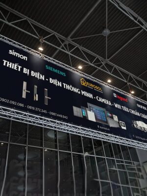 Thiết kế biển quảng cáo thiết bị thông minh trong nhà và ngoài trời