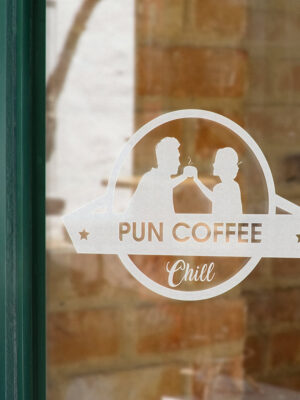Thiết kế logo cắt decal - phim mờ cho các không gian trên kính hoặc sáng bóng